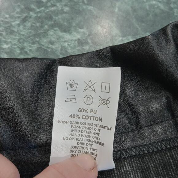 Little For Big Size XL Black Pleather Skirt With Straps & Silvertone Handcuffs - Picture 7 of 13